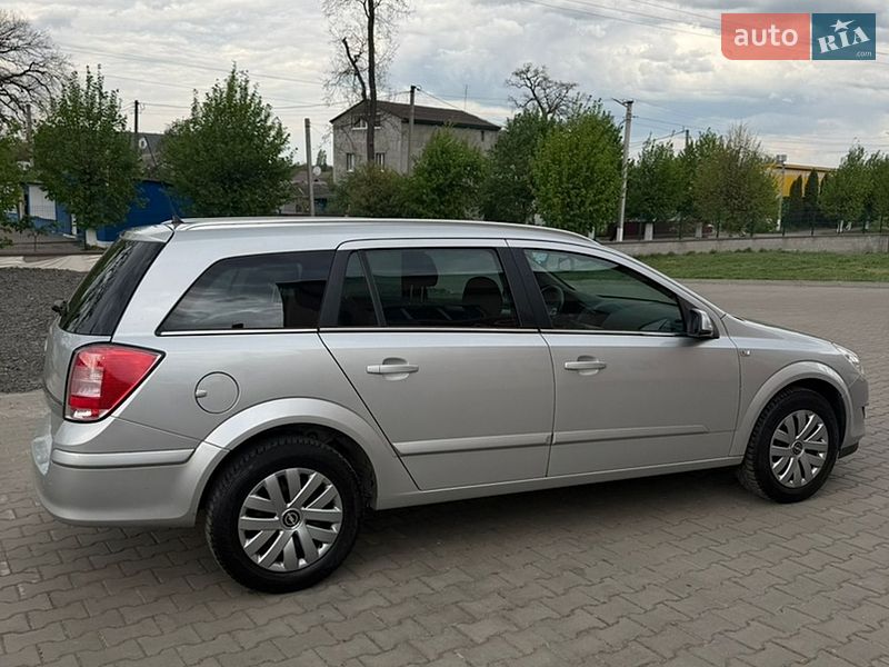 Универсал Opel Astra 2008 в Луцке