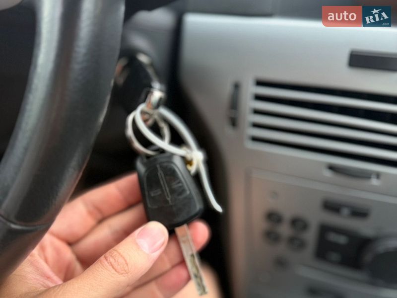 Универсал Opel Astra 2008 в Луцке