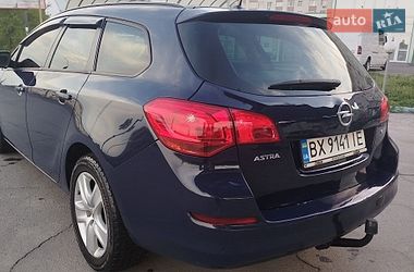 Универсал Opel Astra 2011 в Хмельницком