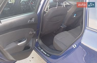 Универсал Opel Astra 2011 в Хмельницком