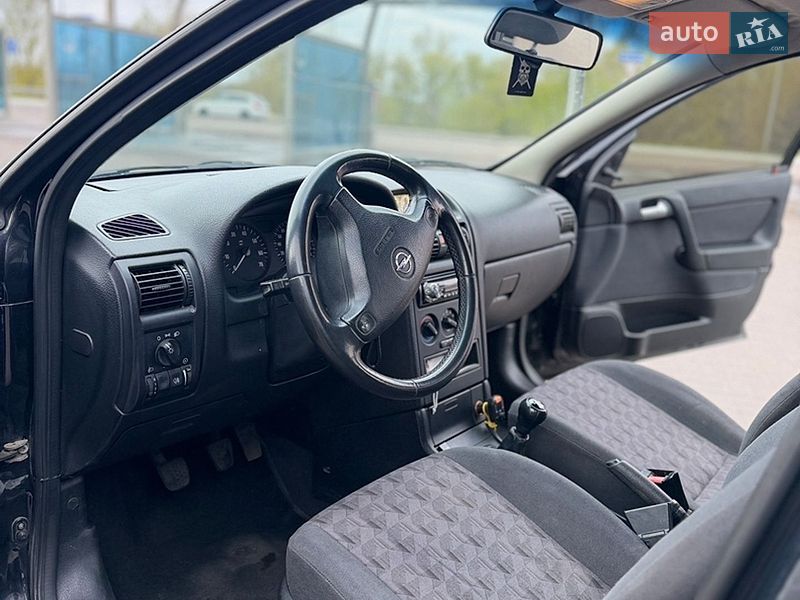 Седан Opel Astra 2003 в Киеве