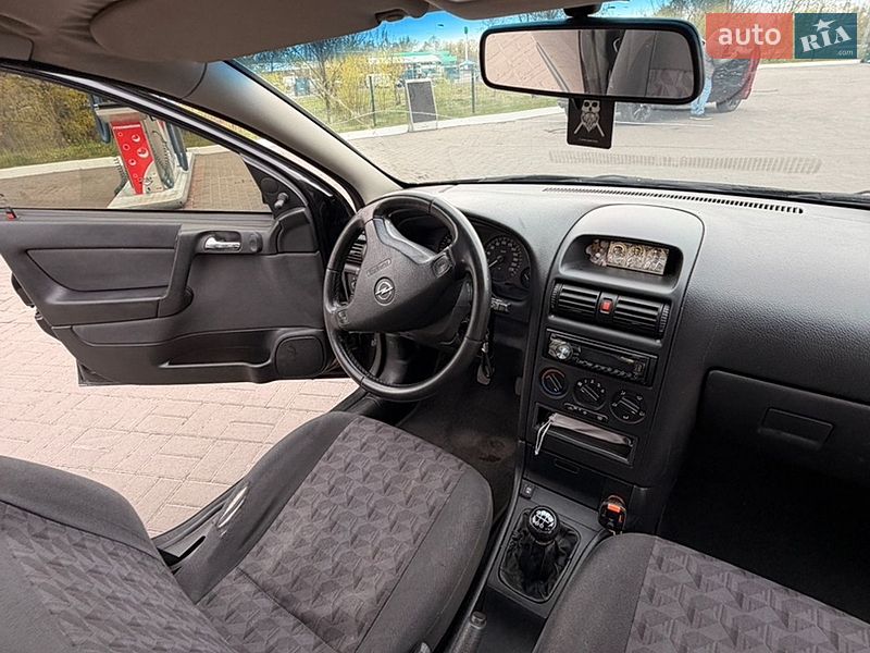 Седан Opel Astra 2003 в Киеве