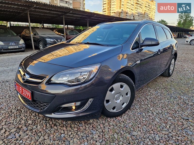 Универсал Opel Astra 2013 в Киеве