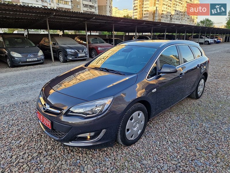 Универсал Opel Astra 2013 в Киеве