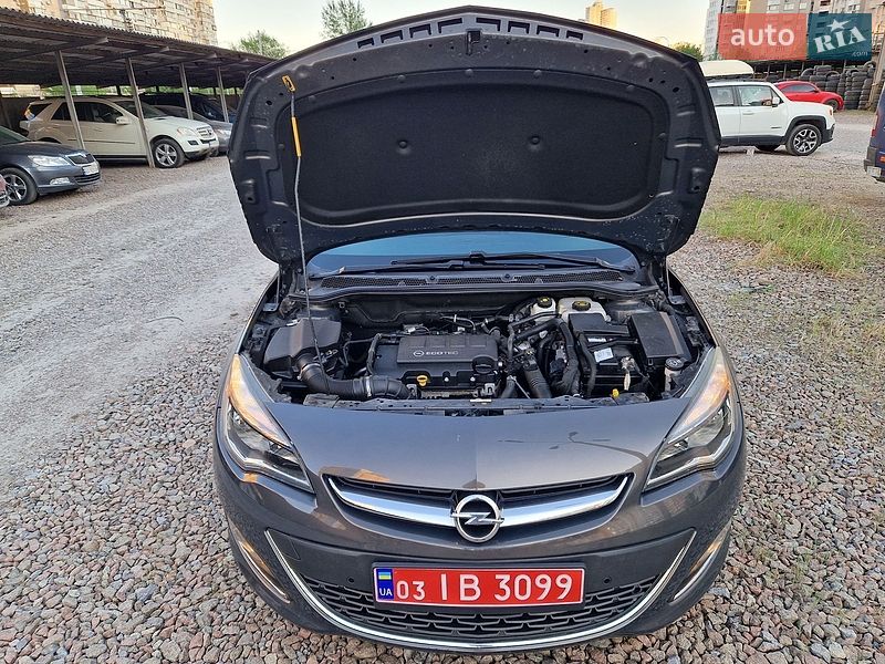 Универсал Opel Astra 2013 в Киеве