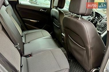 Универсал Opel Astra 2010 в Ровно