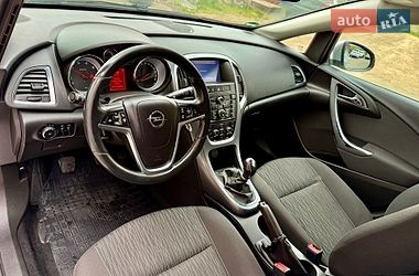 Универсал Opel Astra 2012 в Ровно