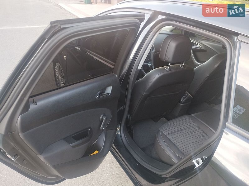 Универсал Opel Astra 2014 в Киеве