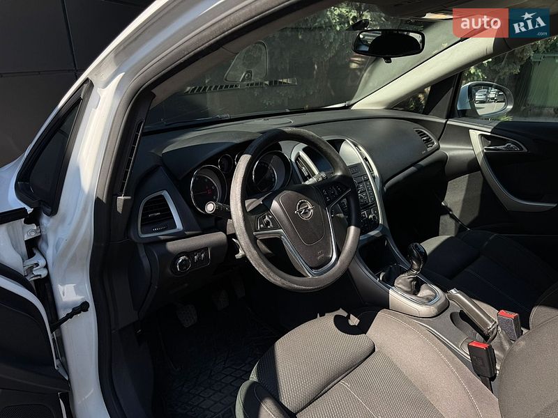 Универсал Opel Astra 2012 в Одессе