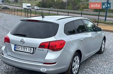 Универсал Opel Astra 2011 в Ровно