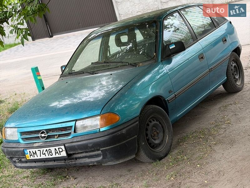 Хэтчбек Opel Astra 1993 в Киеве
