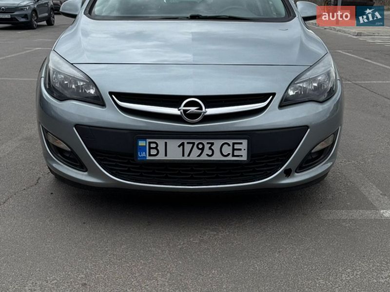 Хэтчбек Opel Astra 2015 в Киеве