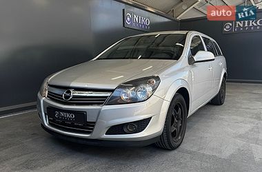 Универсал Opel Astra 2012 в Киеве