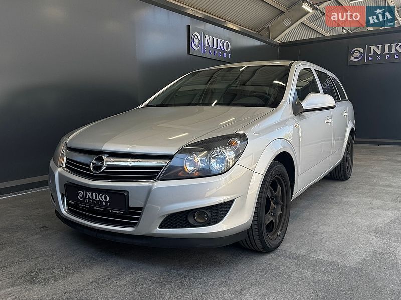 Универсал Opel Astra 2012 в Киеве
