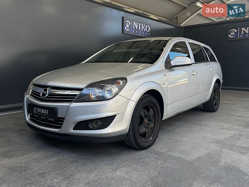 Универсал Opel Astra 2012 в Киеве