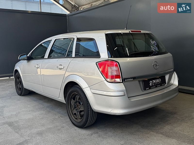 Универсал Opel Astra 2012 в Киеве