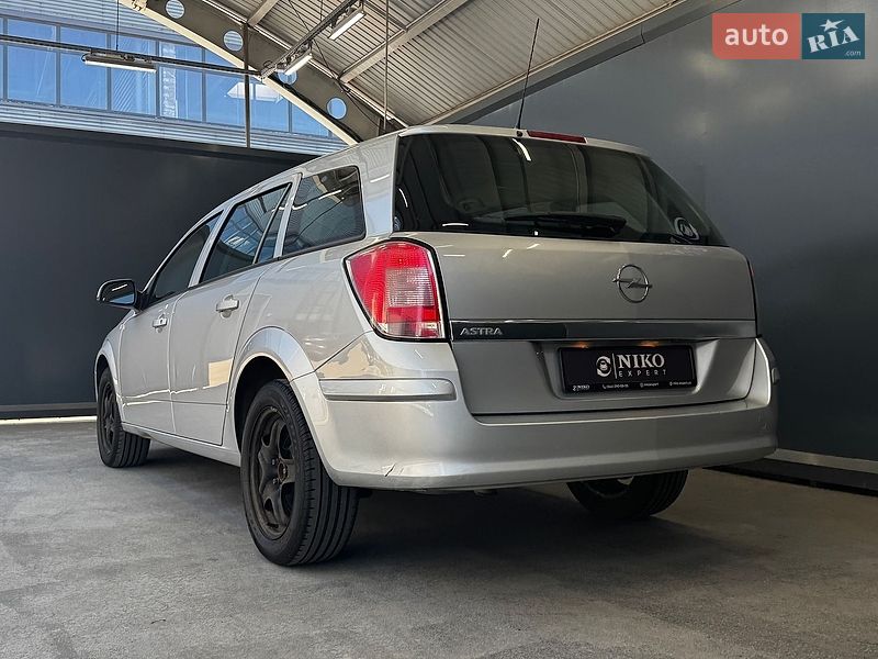 Универсал Opel Astra 2012 в Киеве