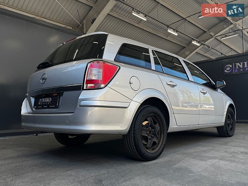 Универсал Opel Astra 2012 в Киеве