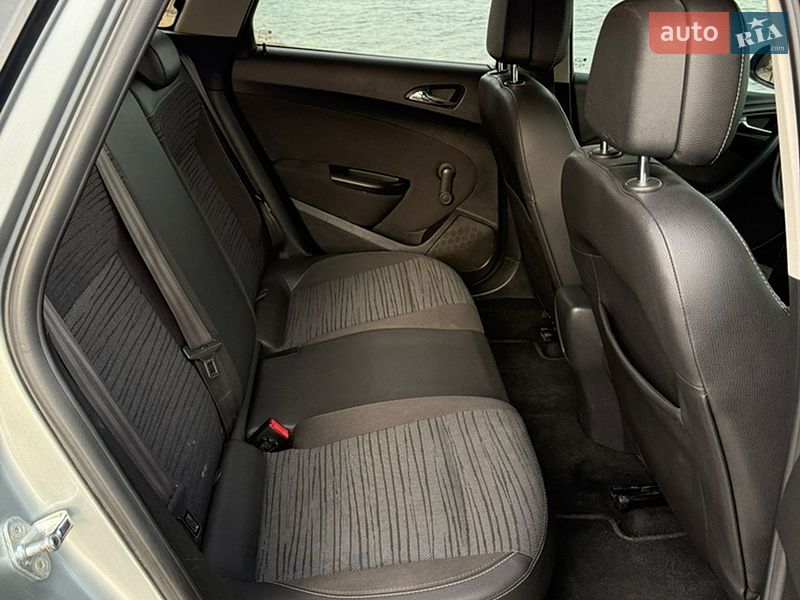 Универсал Opel Astra 2014 в Кременчуге