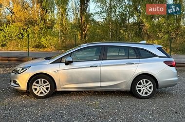Универсал Opel Astra 2018 в Хмельницком