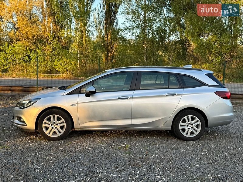 Универсал Opel Astra 2018 в Хмельницком