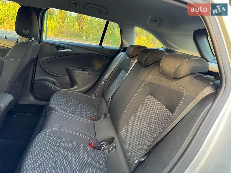 Универсал Opel Astra 2018 в Хмельницком
