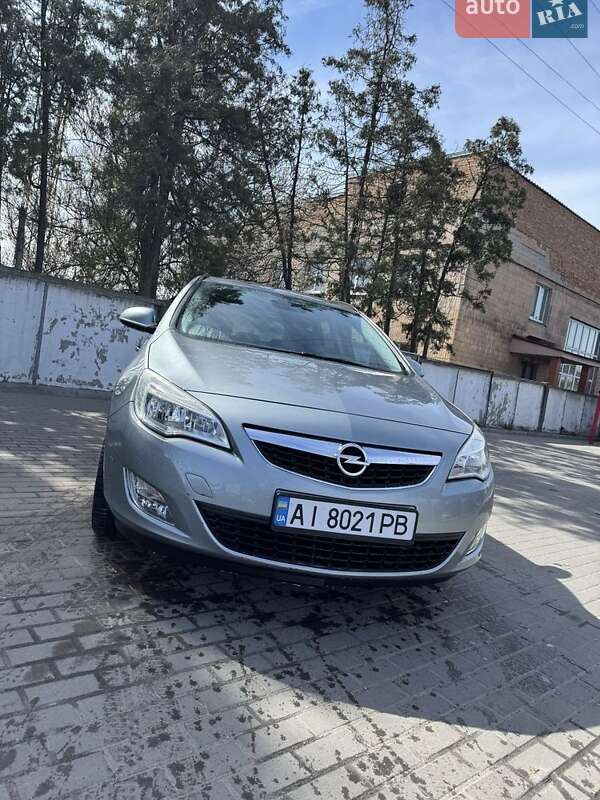 Универсал Opel Astra 2011 в Белой Церкви