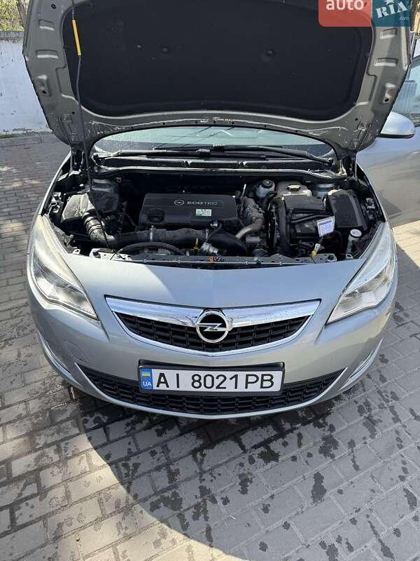 Универсал Opel Astra 2011 в Белой Церкви