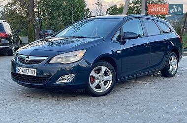 Универсал Opel Astra 2012 в Турке