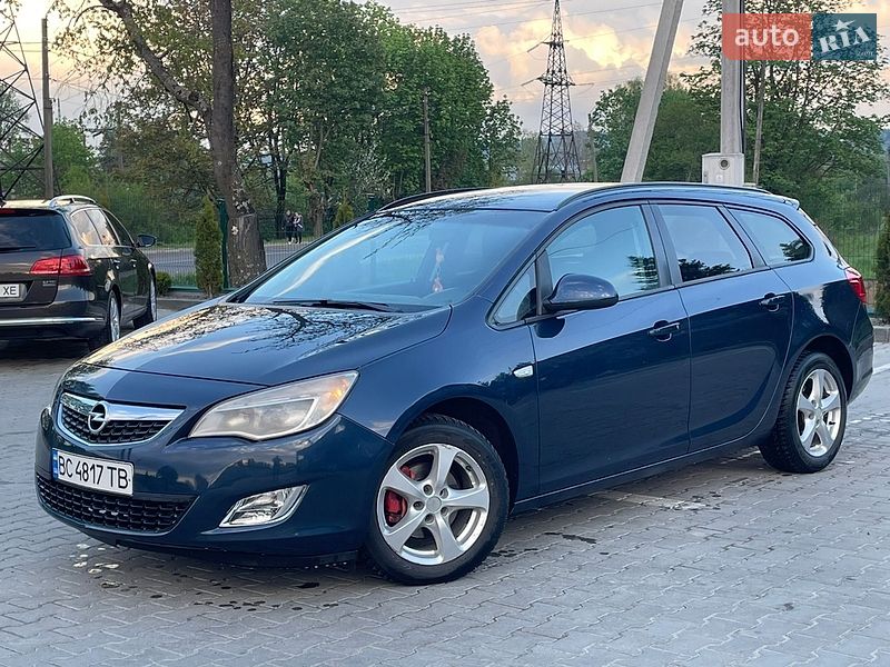 Универсал Opel Astra 2012 в Турке