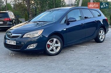 Универсал Opel Astra 2012 в Турке