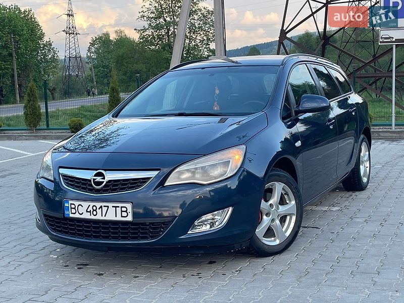 Универсал Opel Astra 2012 в Турке