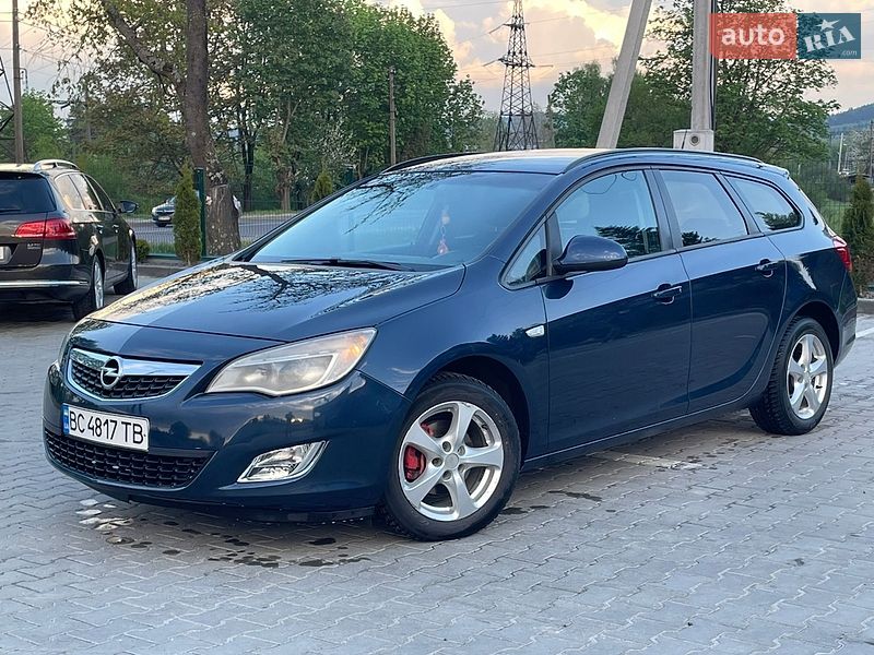 Универсал Opel Astra 2012 в Турке