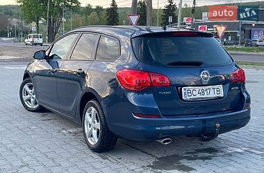 Универсал Opel Astra 2012 в Турке