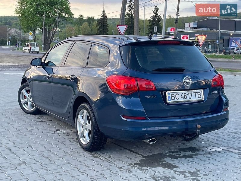 Универсал Opel Astra 2012 в Турке