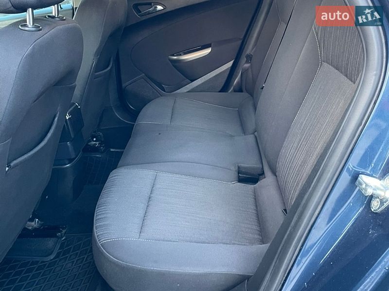 Универсал Opel Astra 2012 в Турке