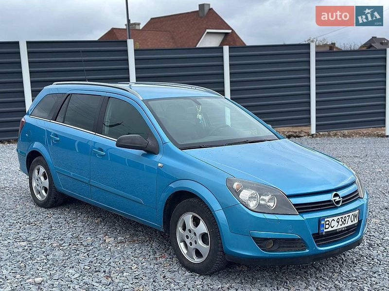 Универсал Opel Astra 2005 в Ровно