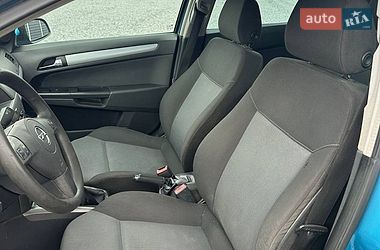 Универсал Opel Astra 2005 в Ровно