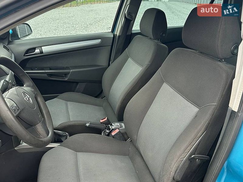 Универсал Opel Astra 2005 в Ровно