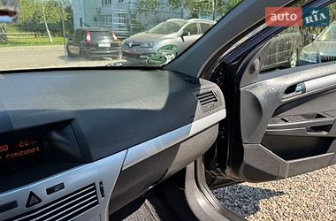 Универсал Opel Astra 2010 в Полтаве