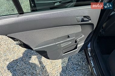 Универсал Opel Astra 2010 в Полтаве