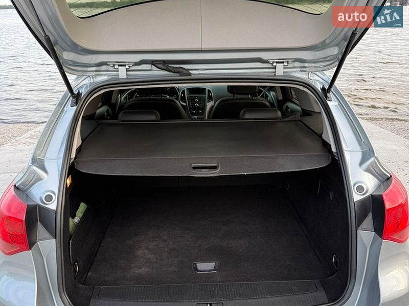 Универсал Opel Astra 2014 в Кременчуге