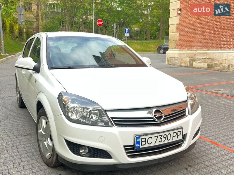 Opel Astra 2014