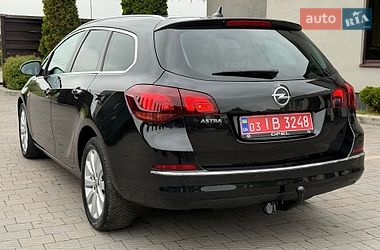 Универсал Opel Astra 2014 в Стрые