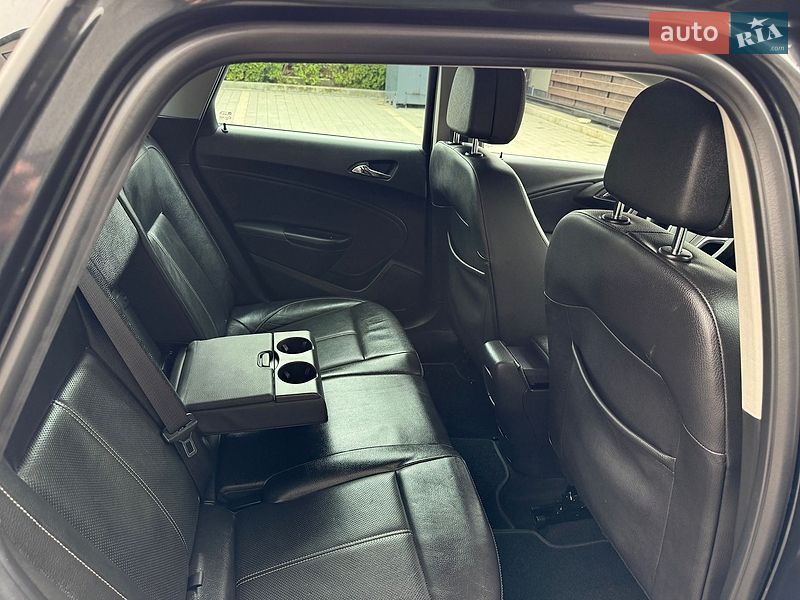 Универсал Opel Astra 2014 в Стрые