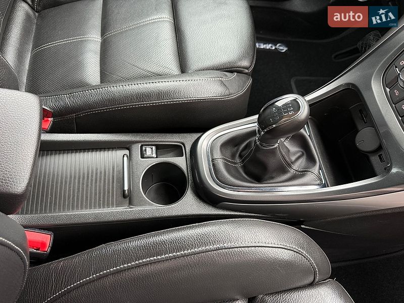 Универсал Opel Astra 2014 в Стрые