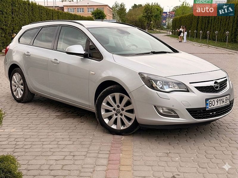 Opel Astra 2011