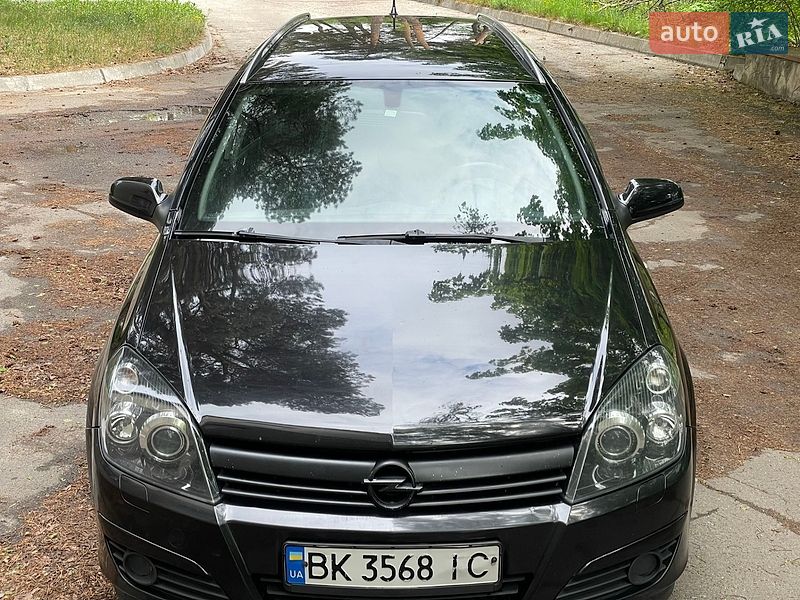 Универсал Opel Astra 2004 в Остроге