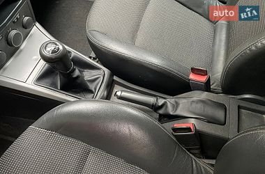 Универсал Opel Astra 2004 в Остроге