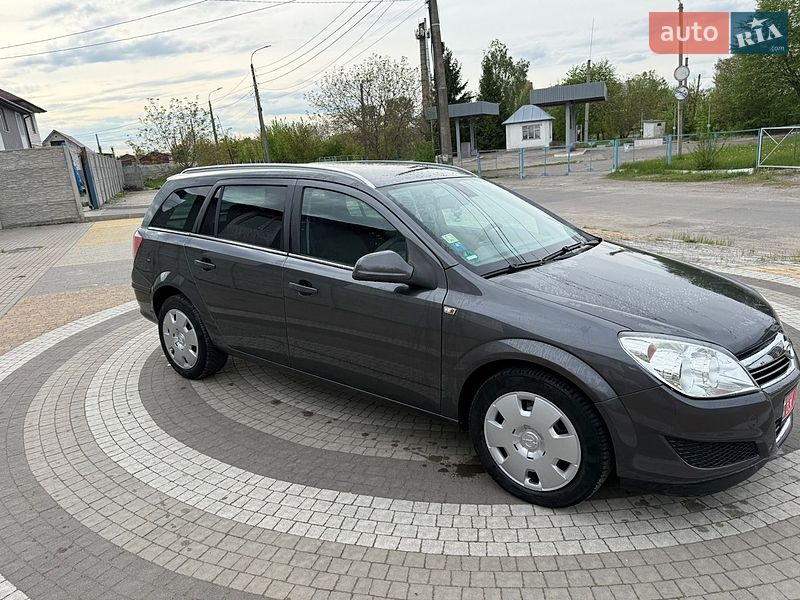 Универсал Opel Astra 2010 в Белой Церкви